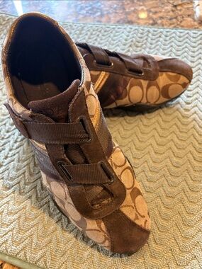 Women’s Coach Signature C Brown Suede Velcro Sneakers 8.5 Medium Retro Y2K